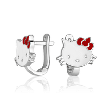 обзорное фото Серебряные серьги Китти Kitty английский замок, эмаль, красный бантик 037628 Детские серебряные серьги  обзорное фото Серебряные серьги Китти Kitty английский замок, эмаль, красный бантик 037628  Детские серебряные серьги