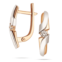 обзорное фото Нежные серьги на английской застежке в комбинированном золоте с бриллиантами 039833  Золотые серьги с бриллиантами