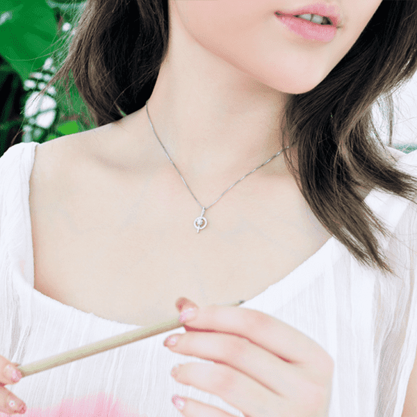 кулон с бриллиантами в белом золоте кулон с бриллиантами в белом золоте