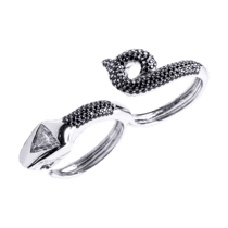 обзорное фото Кольцо из белого золота с бриллиантами Змея R0464  Золотые кольца с черным бриллиантом