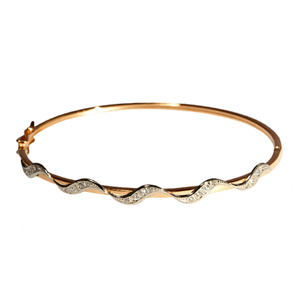 Золотой браслет жесткий с фианитами 820039 детальное изображение ювелирного изделия Золотой браслет кольцом