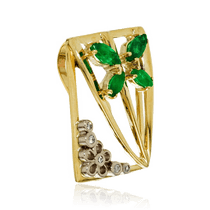 обзорное фото Золотой подвес с изумрудами и бриллиантами 028870 Золотые кулоны с бриллиантами обзорное фото Золотой подвес с изумрудами и бриллиантами 028870  Золотые кулоны с бриллиантами