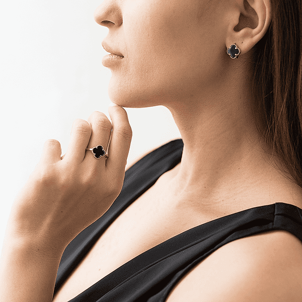 золотые серьги с ониксом Клевер золотые серьги с ониксом Клевер