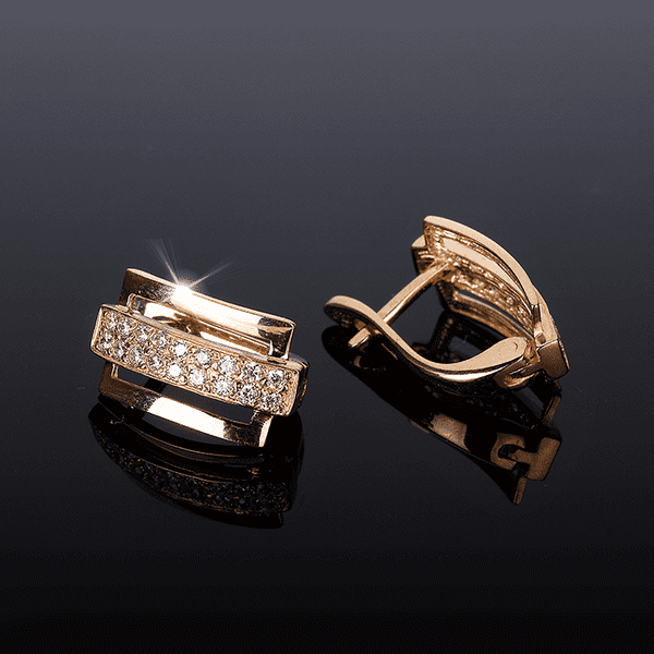 Серьги геометрической формы с камнями Серьги геометрической формы с камнями