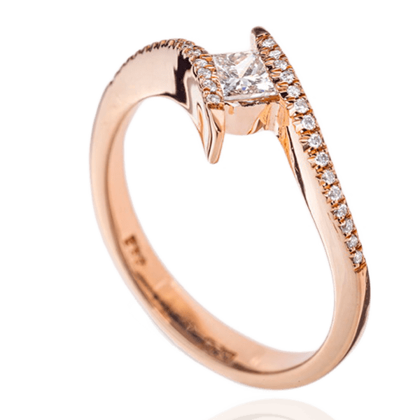 Кольцо из красного золота с бриллиантами 023292 детальное изображение ювелирного изделия Золотые кольца с бриллиантами