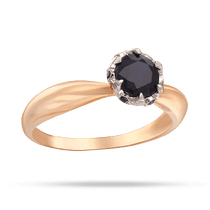 обзорное фото Помолвочное золотое кольцо с сапфиром по центру в оправе 040324 Золотые кольца с сапфиром обзорное фото Помолвочное золотое кольцо с сапфиром по центру в оправе 040324  Золотые кольца с сапфиром