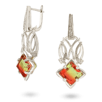 обзорное фото Серебряные ажурные серьги с квадратным зелено-красным фианитом на английской застежке 040815  Серебряные серьги с камнями
