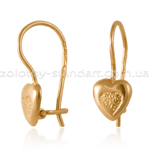 обзорное фото Детские золотые серьги Сердечка 056 Серьги без камней обзорное фото Детские золотые серьги Сердечка 056  Серьги без камней