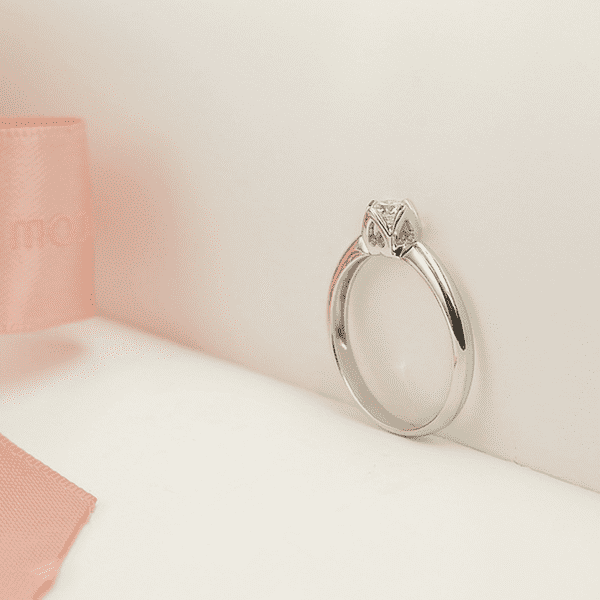 Каблучка для заручин з діамантом із білого золота 024514 детальне зображення ювелірного виробу Каблучка для заручин з діамантом із білого золота 024514 детальне зображення ювелірного виробу