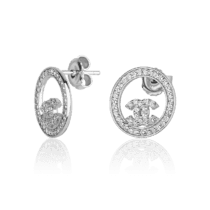обзорное фото Серебряные серьги-гвоздики в стиле Chanel с фианитами 027359  Серебряные серьги с камнями
