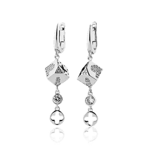 обзорное фото Серьги подвески из белого золота 029253 Золотые серьги с фианитом обзорное фото Серьги подвески из белого золота 029253  Золотые серьги с фианитом