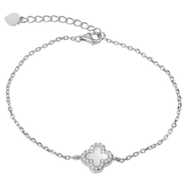 обзорное фото Маленький хрупкий серебряный браслет Клевер с перламутром и фианитами 039433 Серебряные женские браслеты обзорное фото Маленький хрупкий серебряный браслет Клевер с перламутром и фианитами 039433  Серебряные женские браслеты