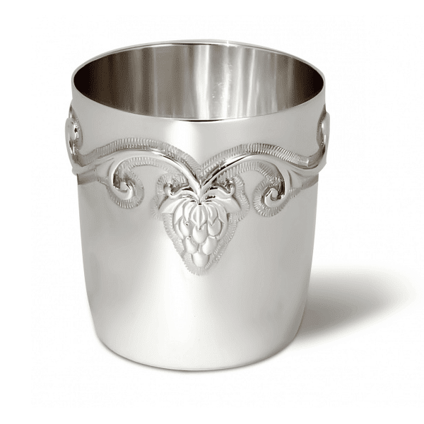 Серебряная стопка с ягодкой 925 пробы 0700320000 детальное изображение ювелирного изделия Серебряные рюмки, стопки Серебряная стопка с ягодкой 925 пробы 0700320000 детальное изображение ювелирного изделия Серебряные рюмки, стопки