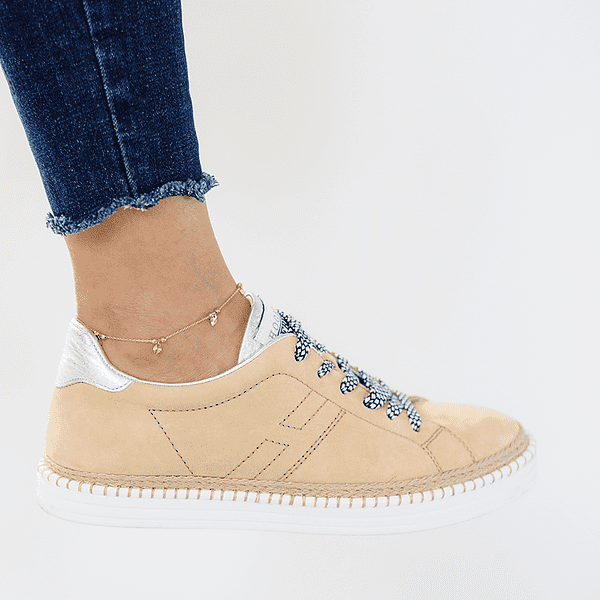 Золотой браслет на ногу с подвесками Сердечка Золотой браслет на ногу с подвесками Сердечка