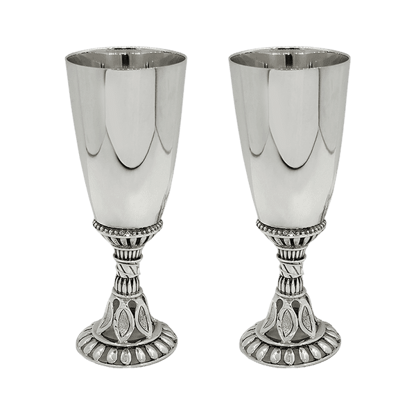 Набор серебряных рюмок с изящной ножкой 040833 детальное изображение ювелирного изделия Наборы столового серебра Набор серебряных рюмок с изящной ножкой 040833 детальное изображение ювелирного изделия Наборы столового серебра