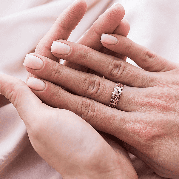 кольцо золотое ножки младенца кольцо золотое ножки младенца