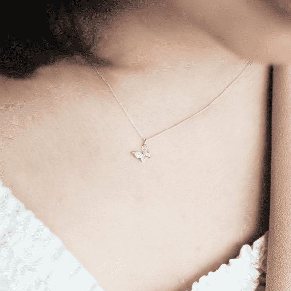 кулон бабочка золотой с бриллиантами кулон бабочка золотой с бриллиантами