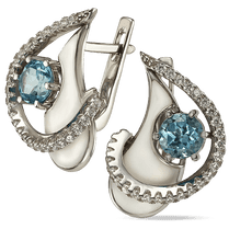 обзорное фото Серебряные серьги Лазурная Грация с голубым топазом, белыми фианитами и эмалью 038953 Серебряные серьги с камнями обзорное фото Серебряные серьги Лазурная Грация с голубым топазом, белыми фианитами и эмалью 038953  Серебряные серьги с камнями