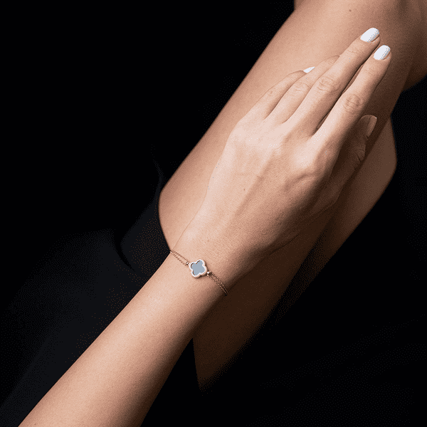 браслет золотой с клевером в стиле ван клиф браслет золотой с клевером в стиле ван клиф