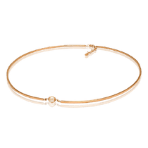 обзорное фото Короткое золотое колье с жемчужиной 033439 Золотые колье с камнями обзорное фото Короткое золотое колье с жемчужиной 033439  Золотые колье с камнями