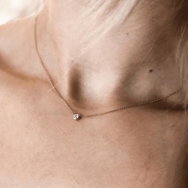 Золотое колье с фианитом 025147