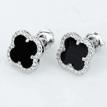 обзорное фото Серебряные серьги-пусеты с ониксом и фианитами Клевер 038305 Серебряные серьги с камнями обзорное фото Серебряные серьги-пусеты с ониксом и фианитами Клевер 038305  Серебряные серьги с камнями