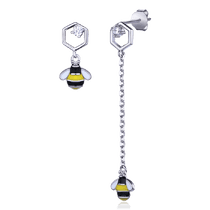 обзорное фото Ассиметричные серебряные серьги Пчелки 031144 Серебряные серьги с камнями обзорное фото Ассиметричные серебряные серьги Пчелки 031144  Серебряные серьги с камнями