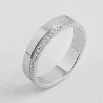 обзорное фото Обручальное кольцо в белом золоте с тонкой дорожкой бриллиантов 041187  Обручальные кольца с бриллиантами