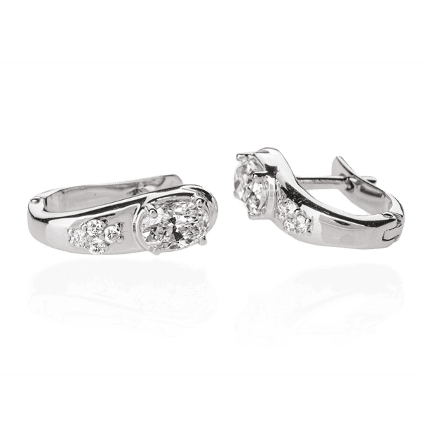 Серьги из белого золота с бриллиантами E0632 детальное изображение ювелирного изделия Золотые серьги с бриллиантами Серьги из белого золота с бриллиантами E0632 детальное изображение ювелирного изделия Золотые серьги с бриллиантами