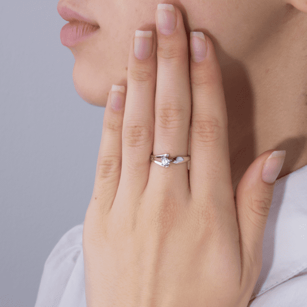 Кольцо с цирконием. Фото. Кольцо с цирконием. Фото.