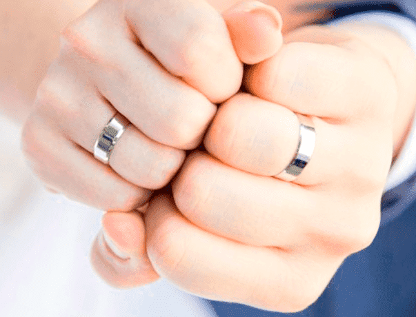 Парные обручальные кольца на свадьбу. Фото и цены в каталоге