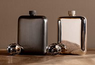 Фото. Серебряная фляга – подарок для настоящего мужчины