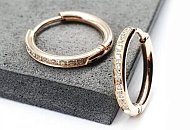 Фото. Ювелирные серьги кольца – эффектная красота