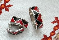 Фото. Украшения с украинской символикой – аксессуары для тех, кто любит свою страну